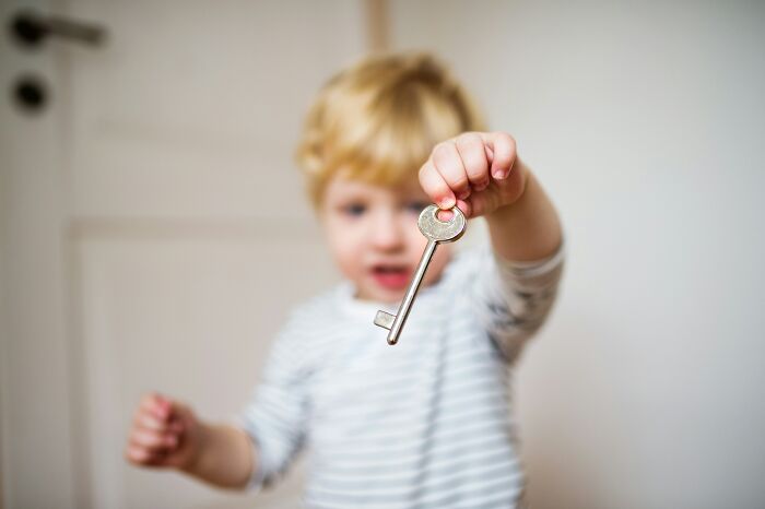“Don’t Date, Don’t Look At Boys”: 55 Ridiculous “Under My Roof” Rules That Backfired On Parents “Don’t Date, Don’t Look At Boys”: 55 Ridiculous “Under My Roof” Rules That Backfired On Parents