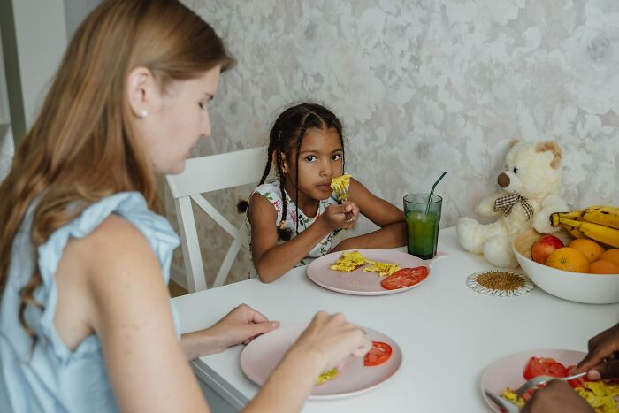 “Don’t Date, Don’t Look At Boys”: 55 Ridiculous “Under My Roof” Rules That Backfired On Parents “Don’t Date, Don’t Look At Boys”: 55 Ridiculous “Under My Roof” Rules That Backfired On Parents