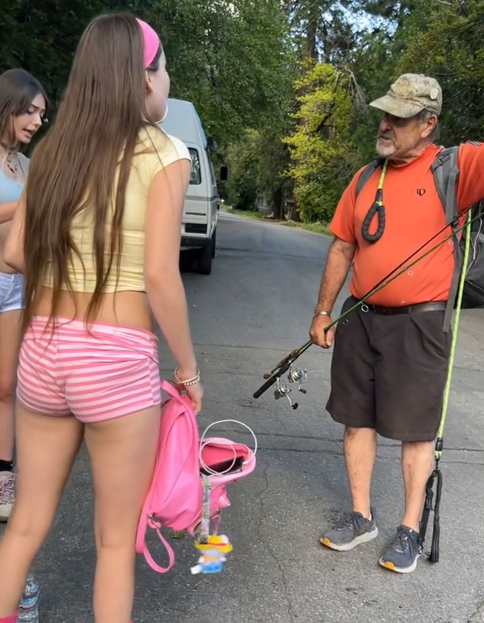 Male Karen Gets Bear Sprayed After Confrontation With Girls And Sparks Online Debate Male Karen Gets Bear Sprayed After Confrontation With Girls And Sparks Online Debate