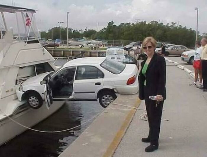 92 Pictures Of People Who Probably Shouldn’t Have A License: “Can’t Park There Mate” 92 Pictures Of People Who Probably Shouldn’t Have A License: “Can’t Park There Mate”