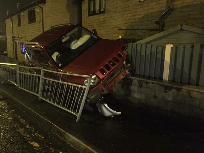 92 Pictures Of People Who Probably Shouldn’t Have A License: “Can’t Park There Mate” 92 Pictures Of People Who Probably Shouldn’t Have A License: “Can’t Park There Mate”