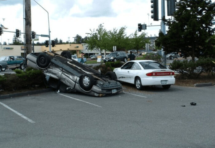 92 Pictures Of People Who Probably Shouldn’t Have A License: “Can’t Park There Mate” 92 Pictures Of People Who Probably Shouldn’t Have A License: “Can’t Park There Mate”