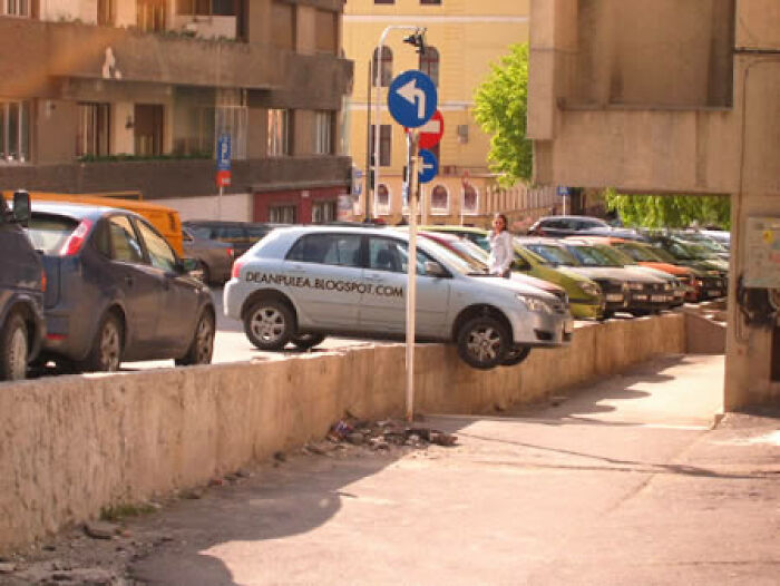 92 Pictures Of People Who Probably Shouldn’t Have A License: “Can’t Park There Mate” 92 Pictures Of People Who Probably Shouldn’t Have A License: “Can’t Park There Mate”