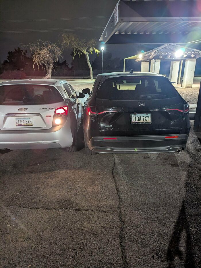 92 Pictures Of People Who Probably Shouldn’t Have A License: “Can’t Park There Mate” 92 Pictures Of People Who Probably Shouldn’t Have A License: “Can’t Park There Mate”