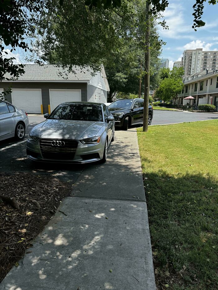 92 Pictures Of People Who Probably Shouldn’t Have A License: “Can’t Park There Mate” 92 Pictures Of People Who Probably Shouldn’t Have A License: “Can’t Park There Mate”