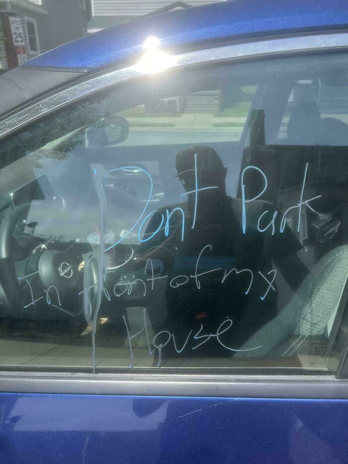 92 Pictures Of People Who Probably Shouldn’t Have A License: “Can’t Park There Mate” 92 Pictures Of People Who Probably Shouldn’t Have A License: “Can’t Park There Mate”