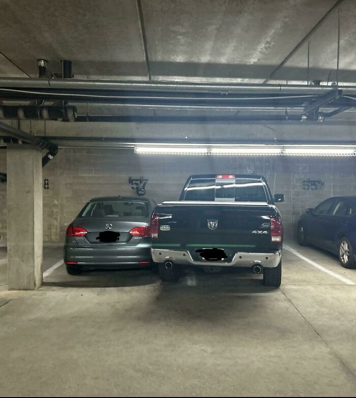 92 Pictures Of People Who Probably Shouldn’t Have A License: “Can’t Park There Mate” 92 Pictures Of People Who Probably Shouldn’t Have A License: “Can’t Park There Mate”