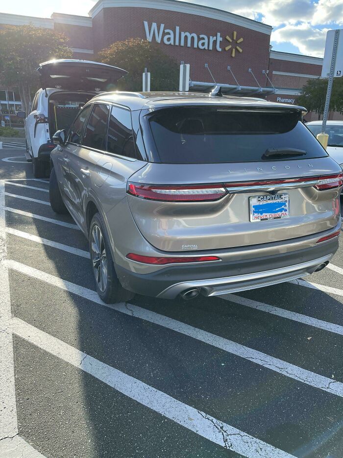 92 Pictures Of People Who Probably Shouldn’t Have A License: “Can’t Park There Mate” 92 Pictures Of People Who Probably Shouldn’t Have A License: “Can’t Park There Mate”