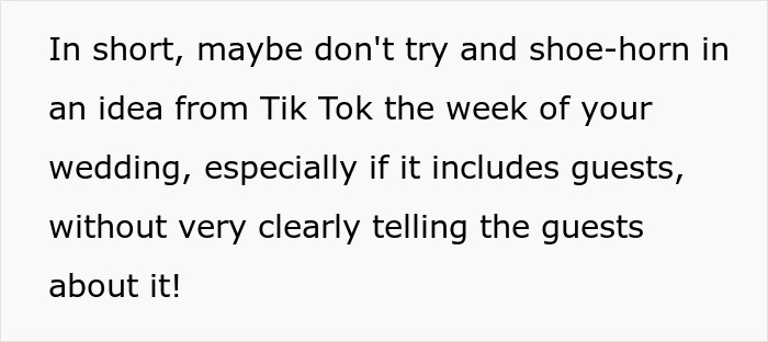 Couple Finds Out They Wore The Wrong Color To A Wedding: “An Idea From TikTok” Couple Finds Out They Wore The Wrong Color To A Wedding: “An Idea From TikTok”