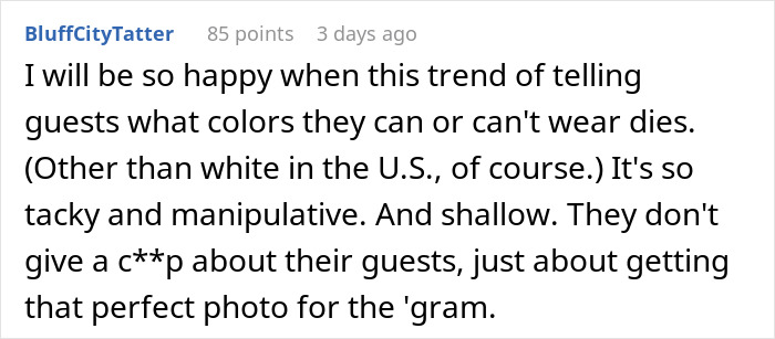 Couple Finds Out They Wore The Wrong Color To A Wedding: “An Idea From TikTok” Couple Finds Out They Wore The Wrong Color To A Wedding: “An Idea From TikTok”