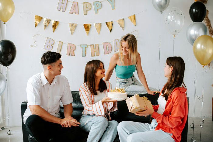 Bro Can’t Pause His PS4 For Sister’s 18th Birthday, She Permanently Pauses 3 Of His Favorite Games Bro Can’t Pause His PS4 For Sister’s 18th Birthday, She Permanently Pauses 3 Of His Favorite Games