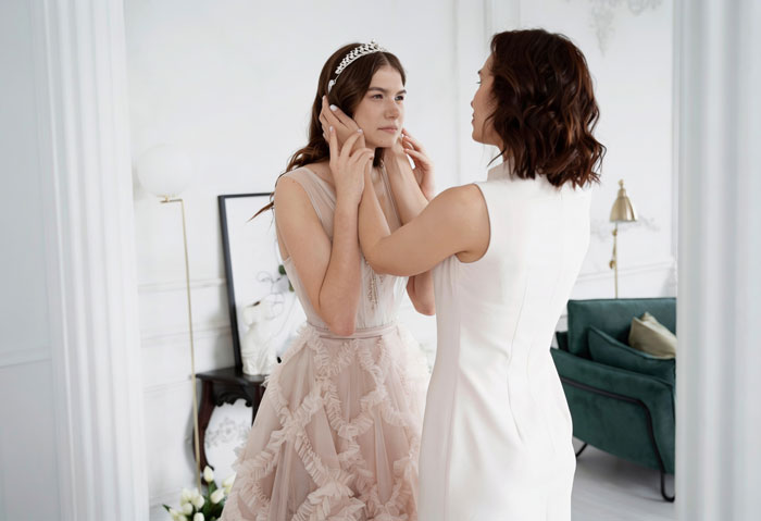 MIL Turns Wedding Into Entire Drama By Excluding Bride And Tells Her Friends To Wear White To It MIL Turns Wedding Into Entire Drama By Excluding Bride And Tells Her Friends To Wear White To It