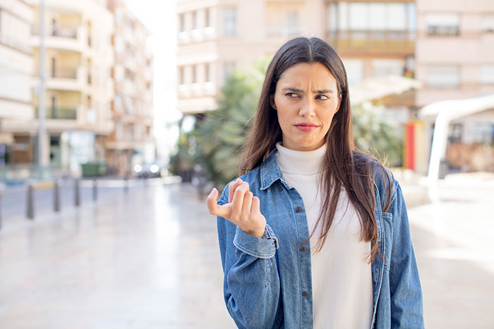 Bride Belittles Women And Ends Up Without A Bridesmaid, Tries To Force SIL’s Friend To Take The Role