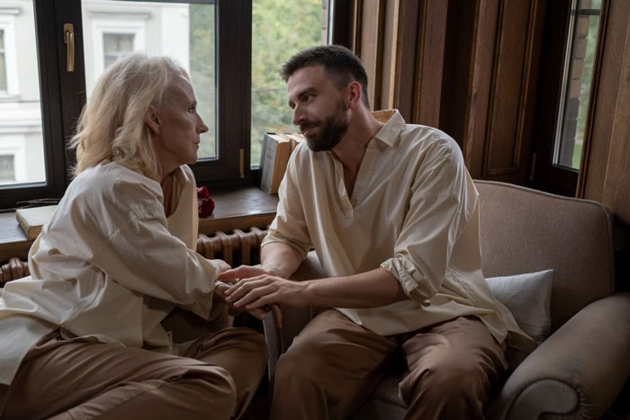 MIL Calls The Cops To Evict DIL From Her Own House, Accidentally Evicts Herself And Lands In Jail MIL Calls The Cops To Evict DIL From Her Own House, Accidentally Evicts Herself And Lands In Jail
