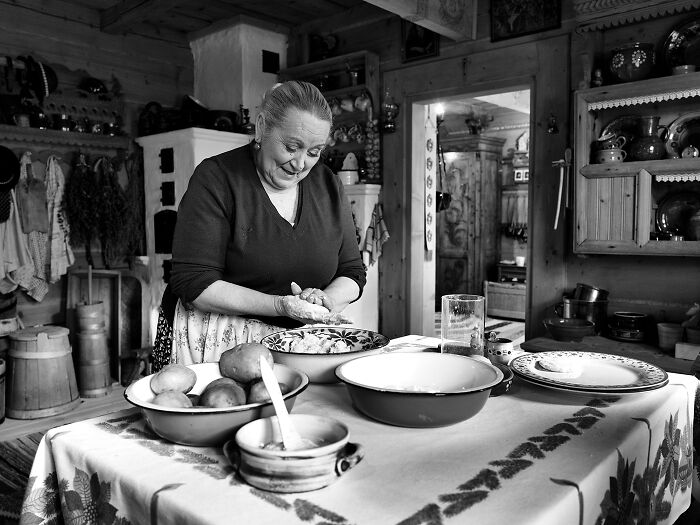 Oliver Klink’s ‘Where The Earth Remembers’ Captures Europe’s Vanishing Rural Traditions (19 Pics) Oliver Klink’s ‘Where The Earth Remembers’ Captures Europe’s Vanishing Rural Traditions (19 Pics)