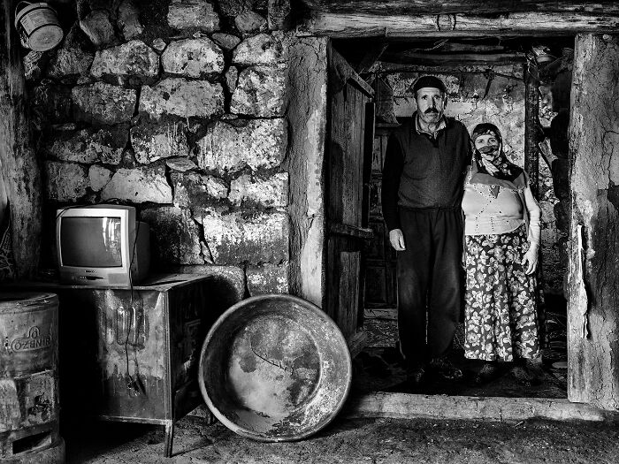 Oliver Klink’s ‘Where The Earth Remembers’ Captures Europe’s Vanishing Rural Traditions (19 Pics) Oliver Klink’s ‘Where The Earth Remembers’ Captures Europe’s Vanishing Rural Traditions (19 Pics)