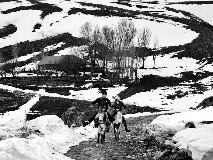 Oliver Klink’s ‘Where The Earth Remembers’ Captures Europe’s Vanishing Rural Traditions (19 Pics) Oliver Klink’s ‘Where The Earth Remembers’ Captures Europe’s Vanishing Rural Traditions (19 Pics)