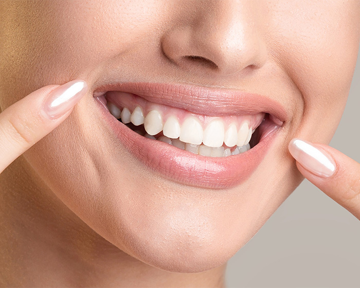 People Are Swapping Toothpaste For African Twig In Search Of A White Smile, Experts Reveal The Truth People Are Swapping Toothpaste For African Twig In Search Of A White Smile, Experts Reveal The Truth
