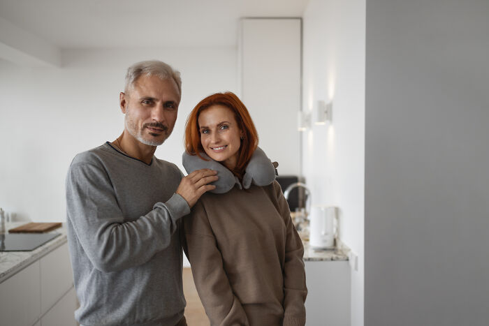 &ldquo;Never Again&rdquo;: 42 People Discuss Whether Or Not They Regret Their Age-Gap Relationships