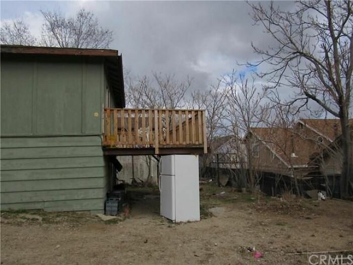 82 Unhinged Real Estate Listings That Were More Of A Warning Than An Invitation 82 Unhinged Real Estate Listings That Were More Of A Warning Than An Invitation