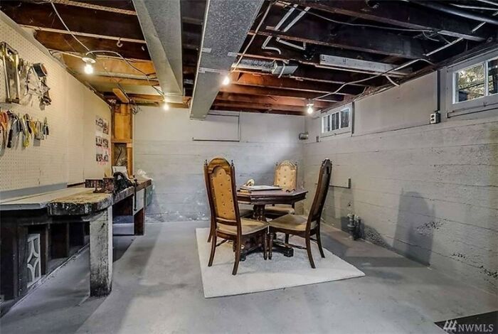 82 Unhinged Real Estate Listings That Were More Of A Warning Than An Invitation 82 Unhinged Real Estate Listings That Were More Of A Warning Than An Invitation
