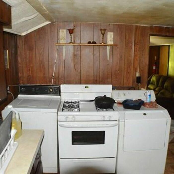 82 Unhinged Real Estate Listings That Were More Of A Warning Than An Invitation 82 Unhinged Real Estate Listings That Were More Of A Warning Than An Invitation