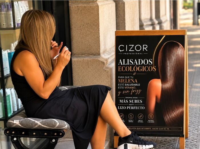 This Photographer Captures Perfectly Timed Coincidences On The Streets Of Barcelona (77 Pics) This Photographer Captures Perfectly Timed Coincidences On The Streets Of Barcelona (77 Pics)
