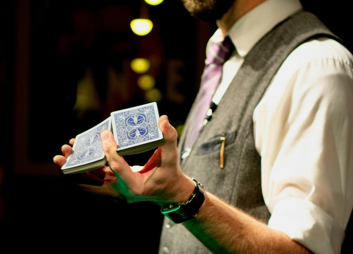 Magician Boyfriend Keeps Making Things Disappear, But One Final Trick Makes His Relationship Vanish Magician Boyfriend Keeps Making Things Disappear, But One Final Trick Makes His Relationship Vanish