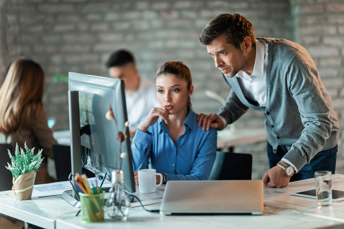 IT Worker Takes Down Buffoon Accountant With Clever Plan, Says “Network’s Down” Right Back At Her IT Worker Takes Down Buffoon Accountant With Clever Plan, Says “Network’s Down” Right Back At Her
