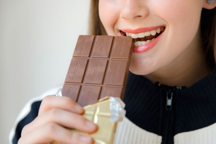 Just Sniffing Dark Chocolate Can Help You Perform Better At The Gym, And Studies Have Proven It Just Sniffing Dark Chocolate Can Help You Perform Better At The Gym, And Studies Have Proven It