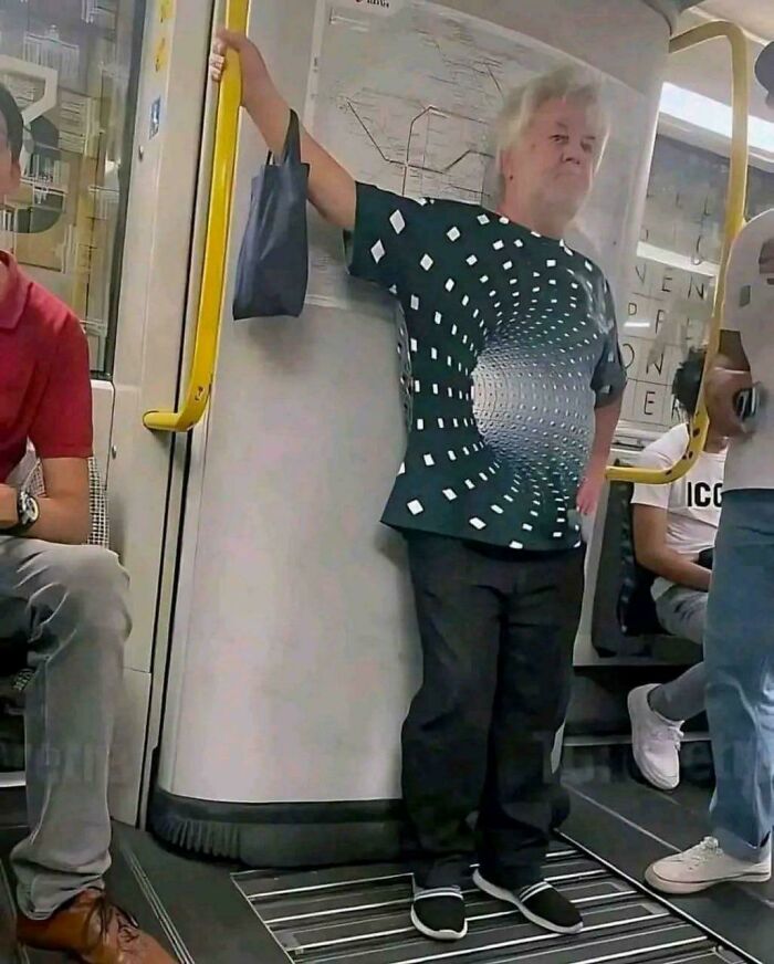 78 Real Life Optical Illusion That Will Leave Your Brain Shaken, Not Stirred 78 Real Life Optical Illusion That Will Leave Your Brain Shaken, Not Stirred