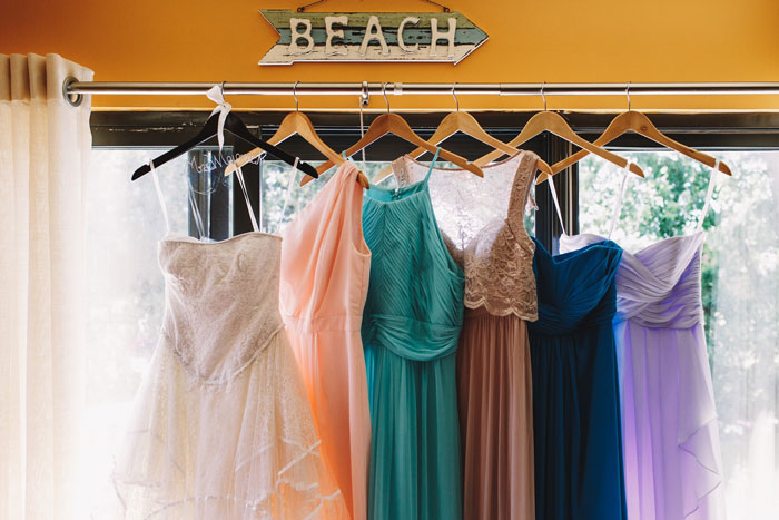 Groom Promises All 3 Sisters Bridesmaid Dresses, Bride Hands Out Rejection Letters Based On Weight Groom Promises All 3 Sisters Bridesmaid Dresses, Bride Hands Out Rejection Letters Based On Weight