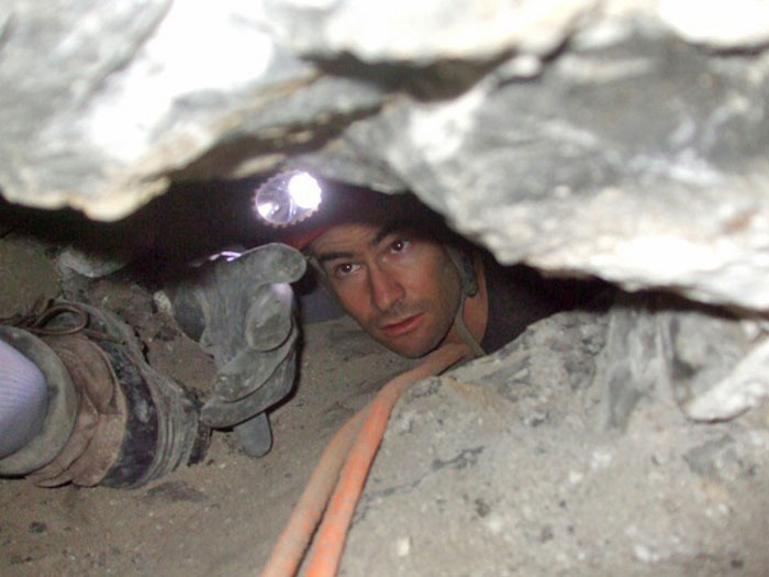 Cave Rescuer Describes What He Saw When He Reached The Man Trapped Headfirst In Nutty Putty Cave Cave Rescuer Describes What He Saw When He Reached The Man Trapped Headfirst In Nutty Putty Cave