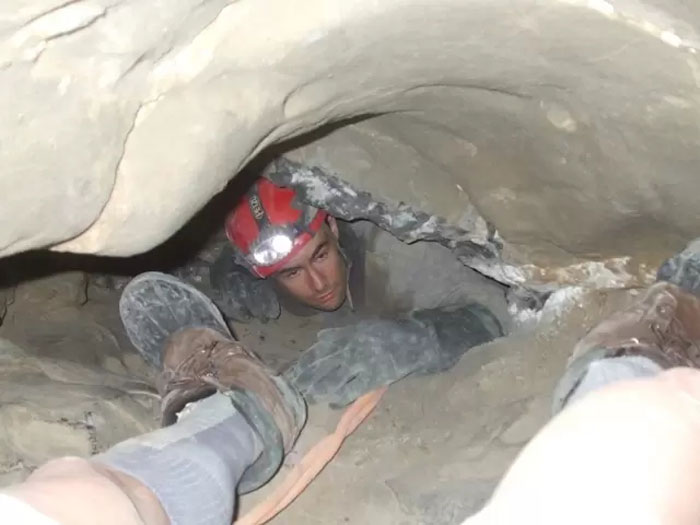 Cave Rescuer Describes What He Saw When He Reached The Man Trapped Headfirst In Nutty Putty Cave Cave Rescuer Describes What He Saw When He Reached The Man Trapped Headfirst In Nutty Putty Cave