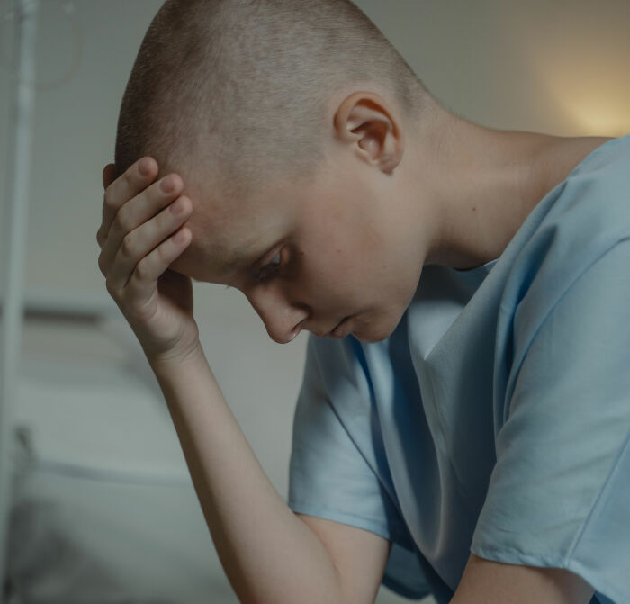 Mom Shaves Daughter’s Hair After Finding Out She Was Mistreating Classmate With Cancer, Psychologist Reacts Mom Shaves Daughter’s Hair After Finding Out She Was Mistreating Classmate With Cancer, Psychologist Reacts