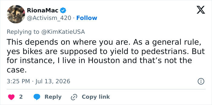 Cyclist Karen Tries To Shame Man Just For Walking His Dogs On The Sidewalk, But It Epically Backfires Cyclist Karen Tries To Shame Man Just For Walking His Dogs On The Sidewalk, But It Epically Backfires