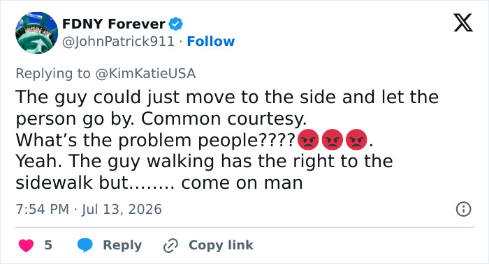 Cyclist Karen Tries To Shame Man Just For Walking His Dogs On The Sidewalk, But It Epically Backfires Cyclist Karen Tries To Shame Man Just For Walking His Dogs On The Sidewalk, But It Epically Backfires
