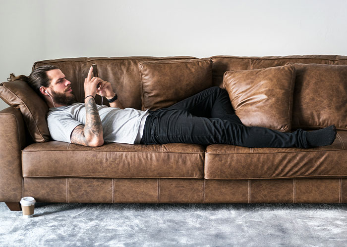 “Bum‑Maxxing” Sparks Concern As Experts Say It Drives Men Toward Their Worst Selves “Bum‑Maxxing” Sparks Concern As Experts Say It Drives Men Toward Their Worst Selves