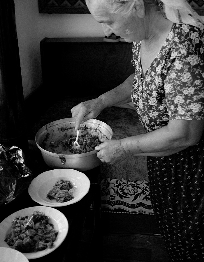 Women Seemed To Offer Ordinary Meals, But Horrific Crimes Uncovered The Dark Reality Of What People Were Eating Women Seemed To Offer Ordinary Meals, But Horrific Crimes Uncovered The Dark Reality Of What People Were Eating