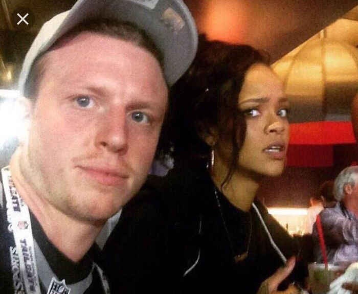 34 Of The Worst Moments People Asked Celebrities For A Photo