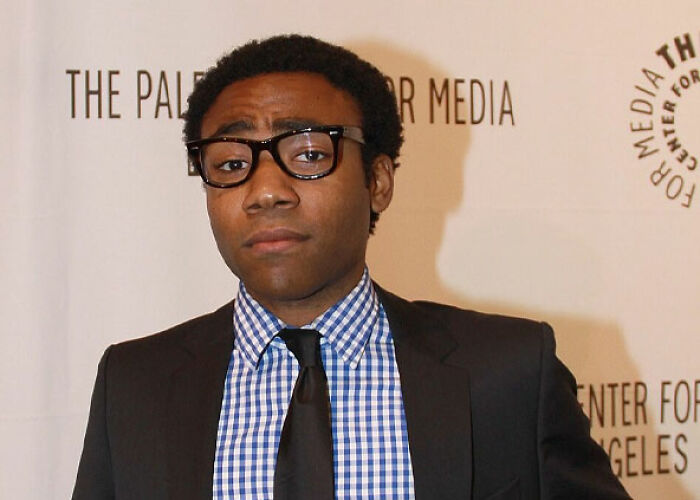 34 Of The Worst Moments People Asked Celebrities For A Photo