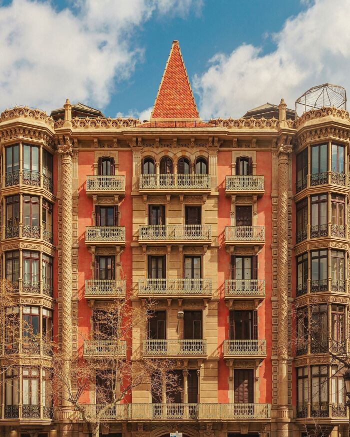 This Photographer Turns 71 Must-See Architectural Locations Into Perfectly Composed Images This Photographer Turns 71 Must-See Architectural Locations Into Perfectly Composed Images