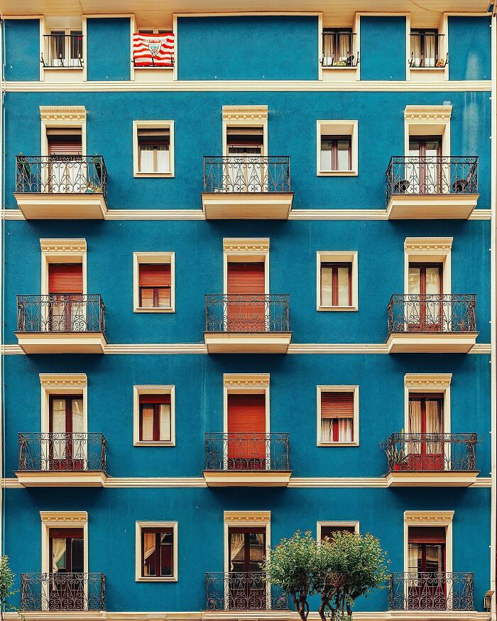 This Photographer Turns 71 Must-See Architectural Locations Into Perfectly Composed Images This Photographer Turns 71 Must-See Architectural Locations Into Perfectly Composed Images