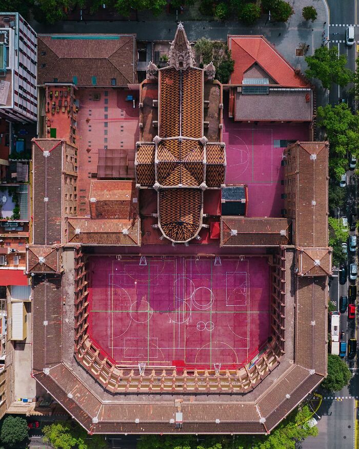This Photographer Turns 71 Must-See Architectural Locations Into Perfectly Composed Images This Photographer Turns 71 Must-See Architectural Locations Into Perfectly Composed Images