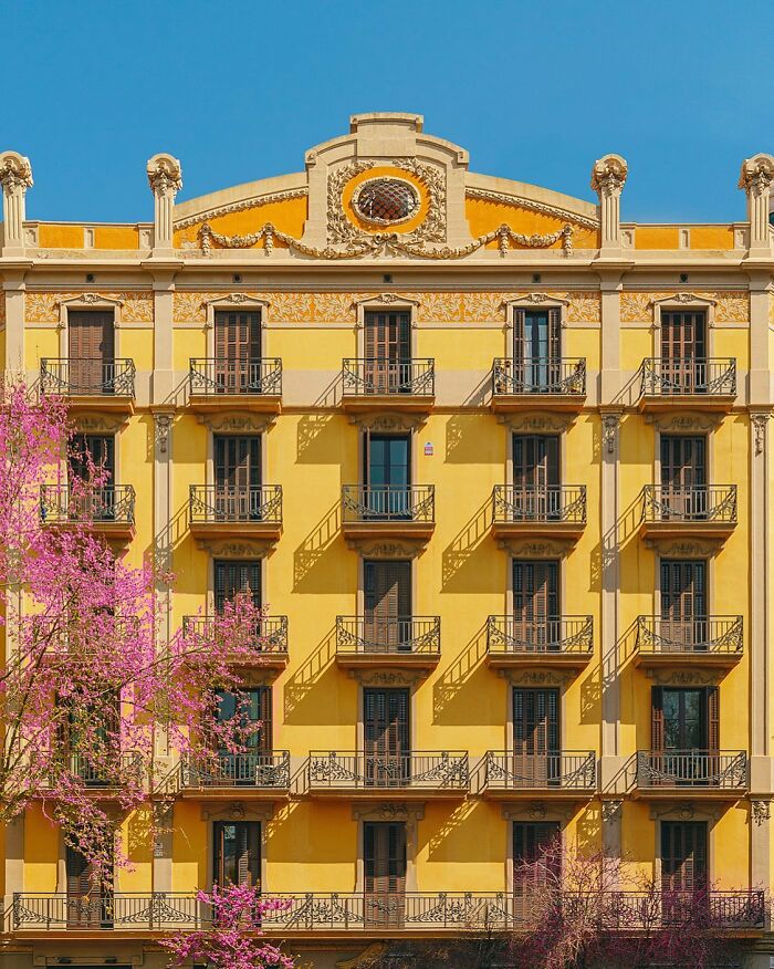 This Photographer Turns 71 Must-See Architectural Locations Into Perfectly Composed Images This Photographer Turns 71 Must-See Architectural Locations Into Perfectly Composed Images