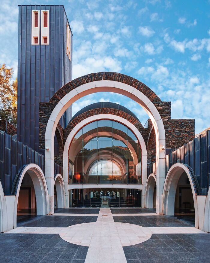 This Photographer Turns 71 Must-See Architectural Locations Into Perfectly Composed Images This Photographer Turns 71 Must-See Architectural Locations Into Perfectly Composed Images