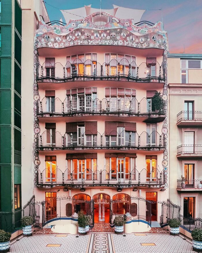 This Photographer Turns 71 Must-See Architectural Locations Into Perfectly Composed Images This Photographer Turns 71 Must-See Architectural Locations Into Perfectly Composed Images