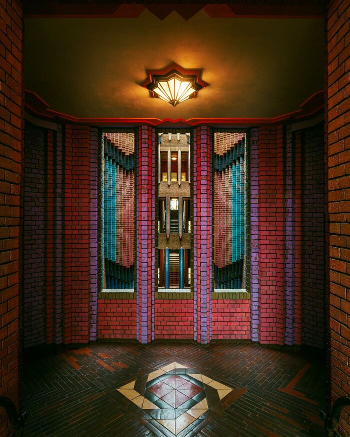 This Photographer Turns 71 Must-See Architectural Locations Into Perfectly Composed Images This Photographer Turns 71 Must-See Architectural Locations Into Perfectly Composed Images
