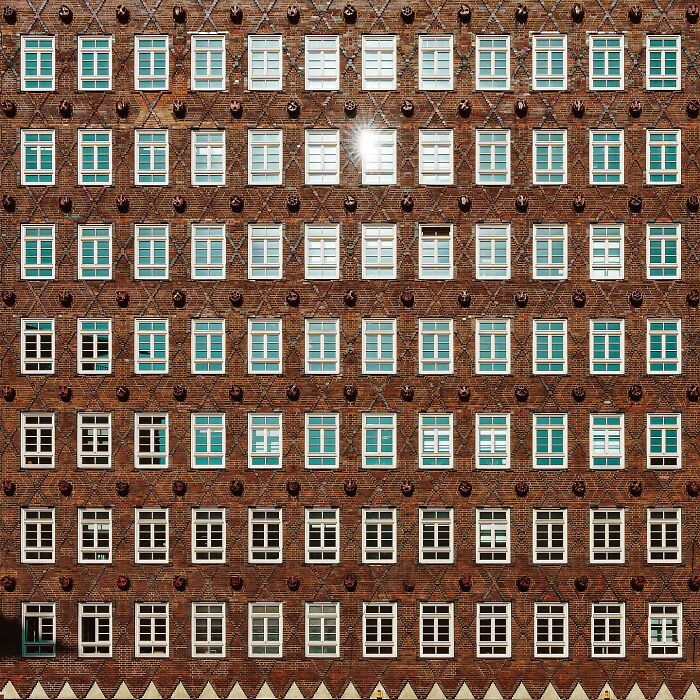 This Photographer Turns 71 Must-See Architectural Locations Into Perfectly Composed Images This Photographer Turns 71 Must-See Architectural Locations Into Perfectly Composed Images