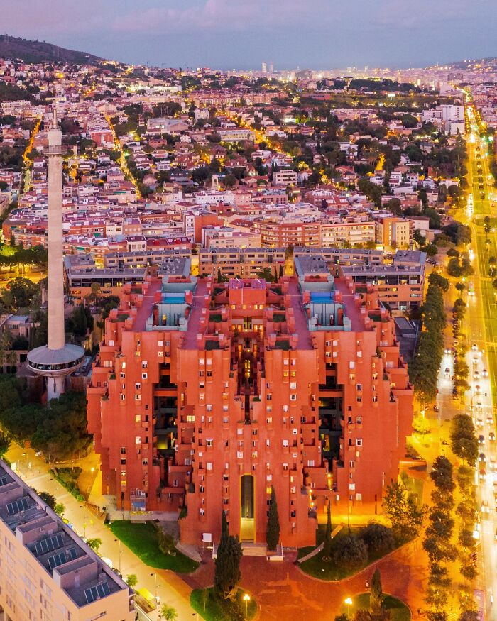This Photographer Turns 71 Must-See Architectural Locations Into Perfectly Composed Images This Photographer Turns 71 Must-See Architectural Locations Into Perfectly Composed Images